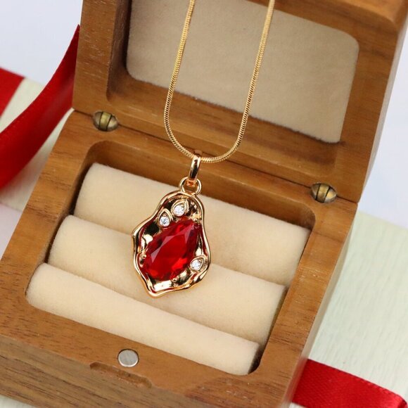 "Elegant Red Teardrop Pendant with Gold Plated Irregular Frame, XPPT1729 - Picture 10 of 13